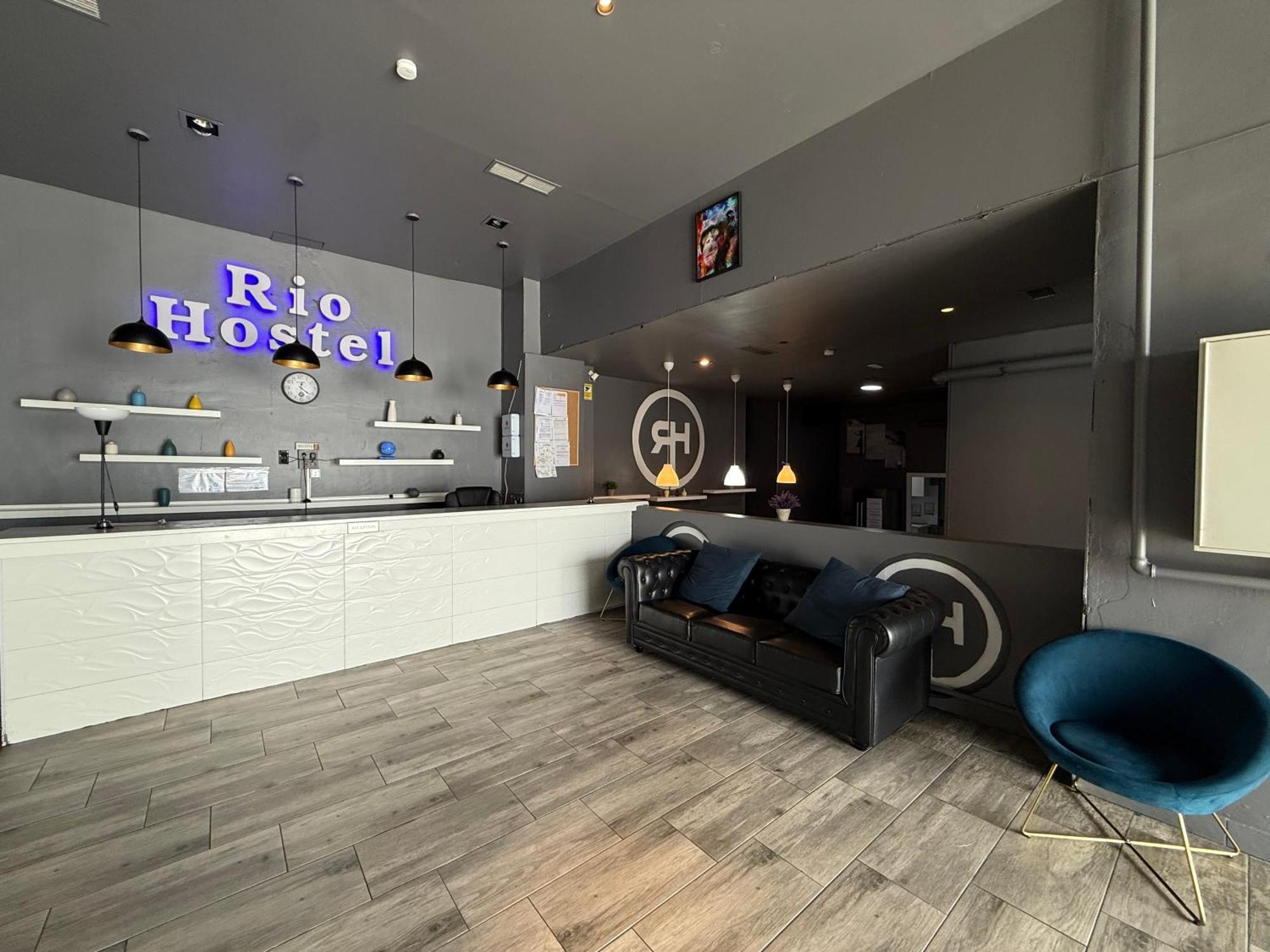 Hostal Rio *